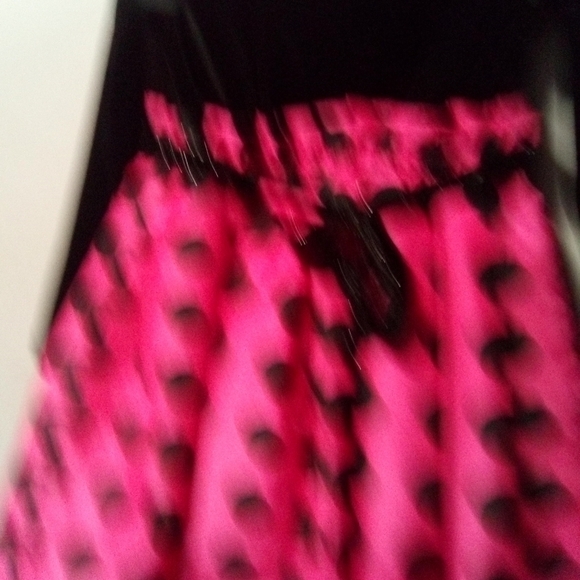 YOUNGLAND girls holiday party dress. Red and black with black polka dots. Size 5 - Picture 11 of 11